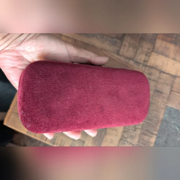 GUCCI Raspberry Ref‎ Velvet Sunglasses  Case - Picture 2 of 6